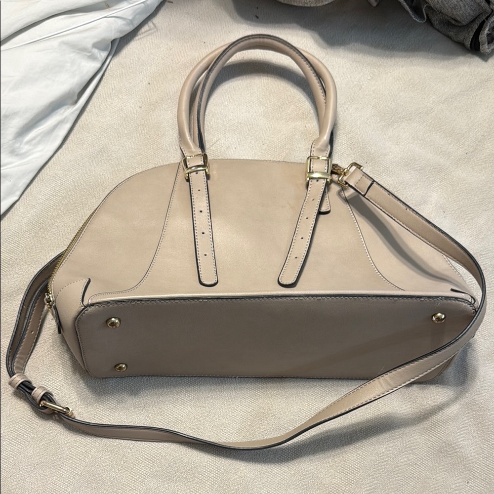 Elegant Cream Handbag